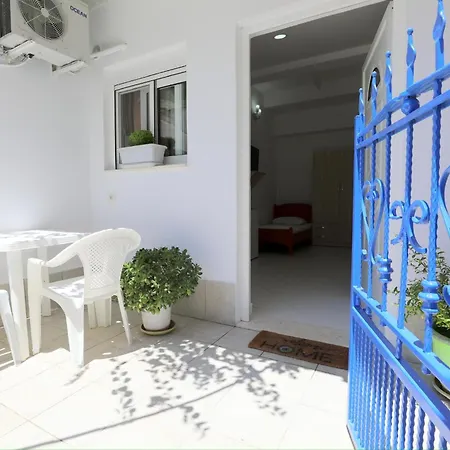 ゲストハウス Flower 3*